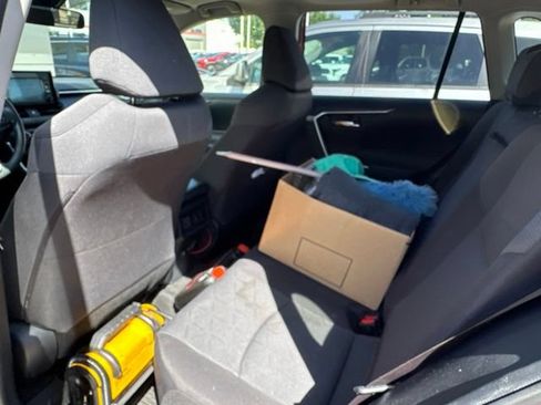 Used 2019 Toyota RAV4 XLE w/ Convenience Package FWD image 24
