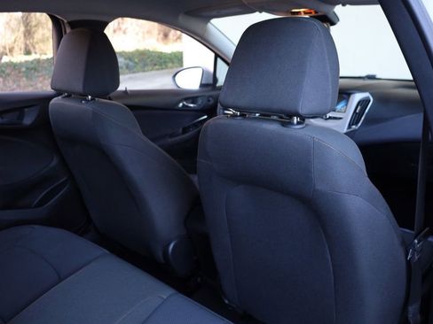 Used 2018 Chevrolet Cruze LS image 22
