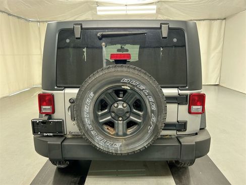Used 2015 Jeep Wrangler Sport image 19