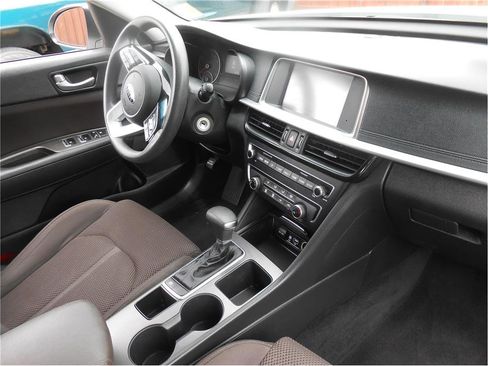 Used 2020 Kia Optima LX image 10
