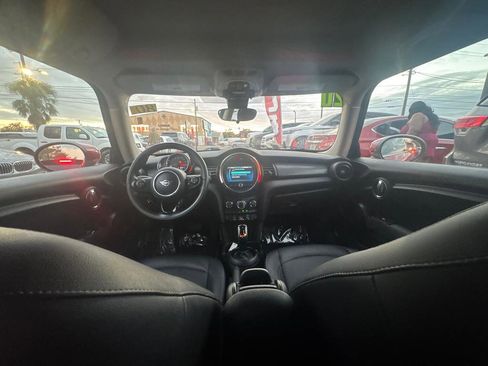 Used 2020 MINI Cooper 2-Door Hardtop FWD image 12