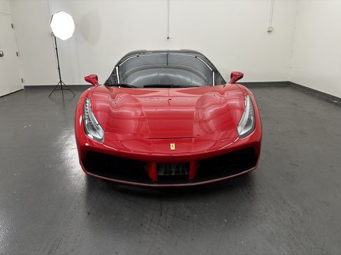 Used 2019 Ferrari 488 Spider RWD image 2