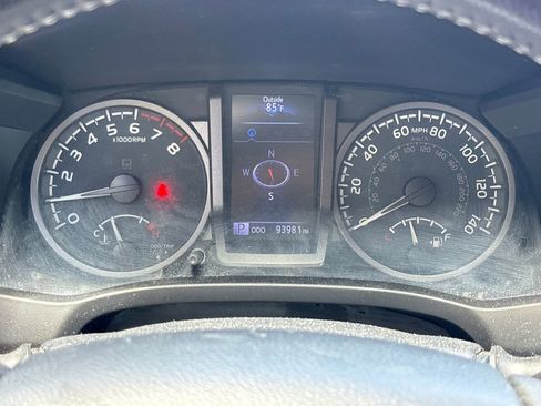 Used 2020 Toyota Tacoma TRD Sport w/ TRD Premium Sport Package AWD/4WD image 22
