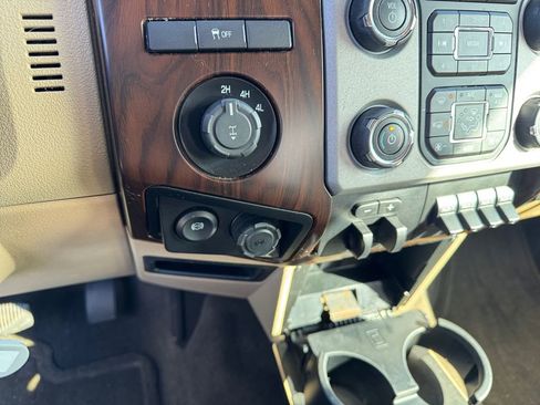 Used 2016 Ford F250 Lariat w/ Lariat Ultimate Package image 23