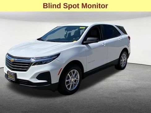 Used 2023 Chevrolet Equinox LS w/ LS Convenience Package AWD/4WD image 4