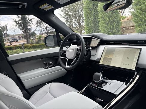 New 2026 Land Rover Range Rover Sport SE AWD/4WD image 14