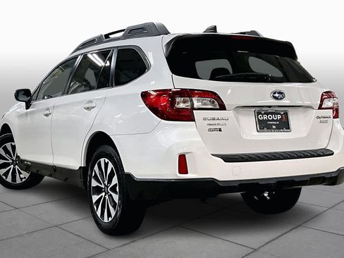 Used 2016 Subaru Outback 2.5i Limited image 12