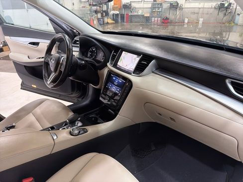 Used 2019 INFINITI QX50 Luxe w/ Navigation Package image 31