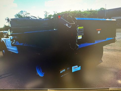 Used 2021 Ford F550 4x4 Regular Cab Super Duty image 3