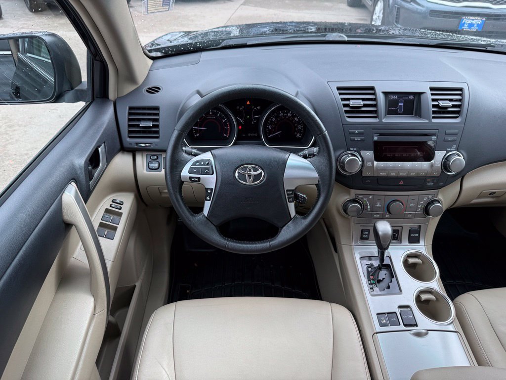 Used 2012 Toyota Highlander SE w/ Protection Pkg AWD/4WD image 2