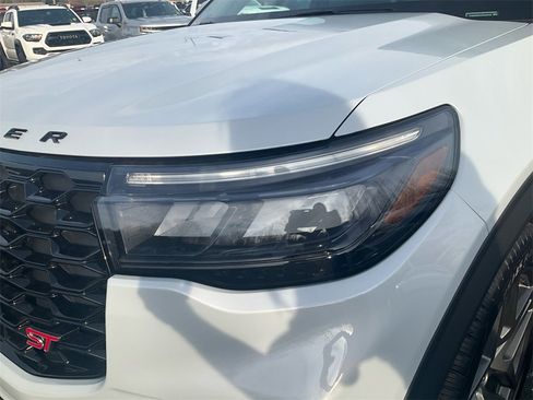 New 2026 Ford Explorer ST image 9