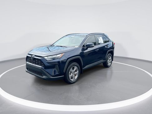Used 2024 Toyota RAV4 XLE w/ Convenience Package FWD image 5