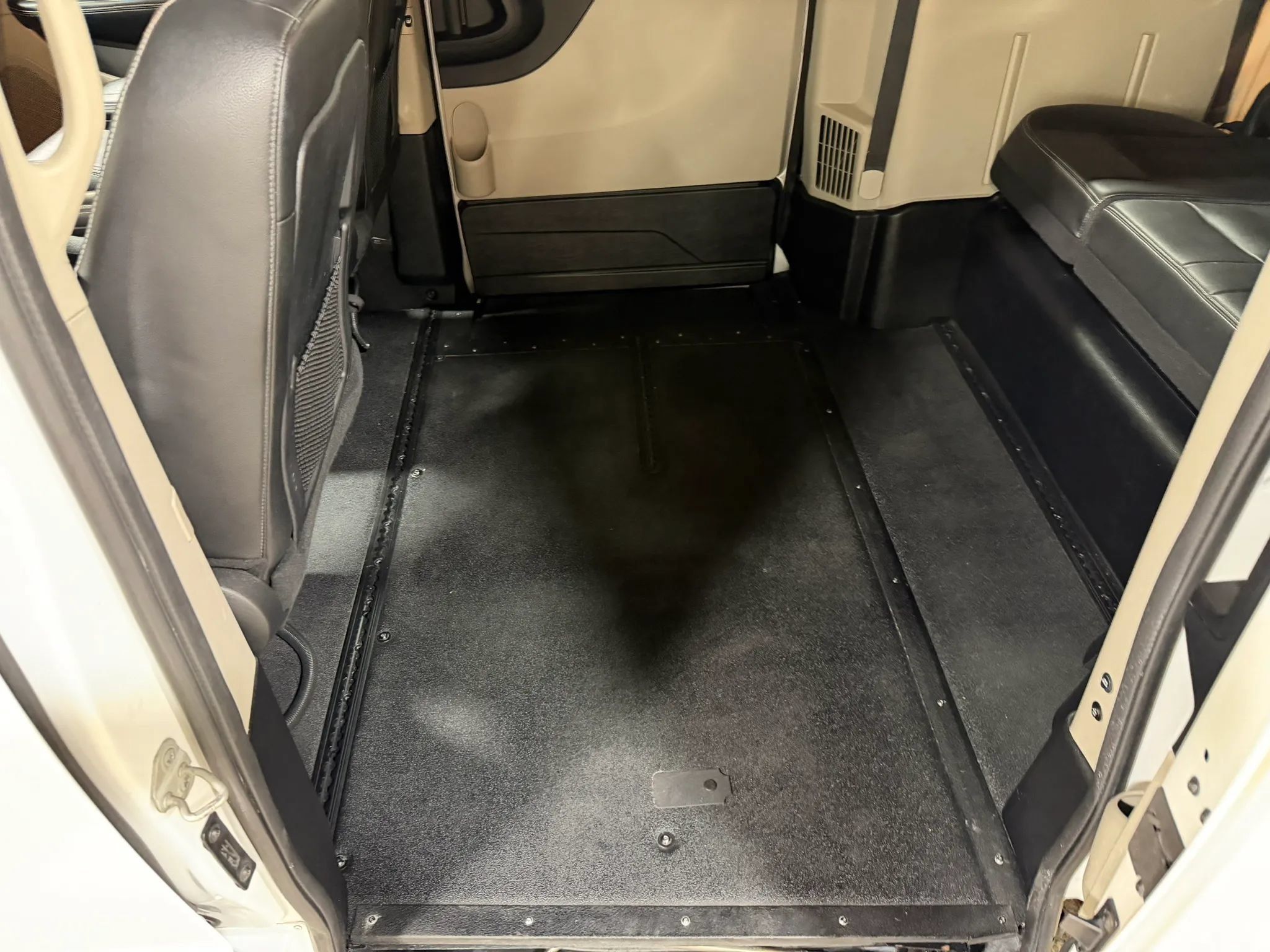Used 2019 Dodge Grand Caravan SXT FWD image 30