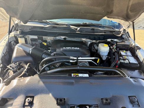 Used 2018 RAM 2500 Tradesman w/ Chrome Appearance Group RWD image 11
