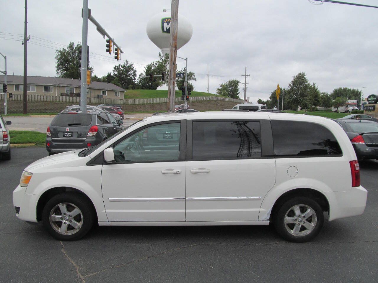 Used 2008 Dodge Grand Caravan SXT FWD image 2