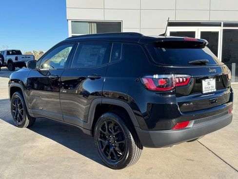 New 2026 Jeep Compass Latitude image 3