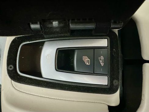 Used 2016 Mercedes-Benz E 400 Cabriolet image 22