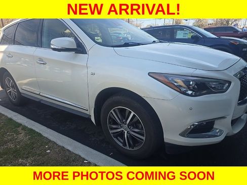 Used 2019 INFINITI QX60 Luxe w/ Essential Package image 2