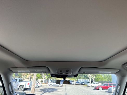 Used 2025 INFINITI QX80 Luxe RWD image 18