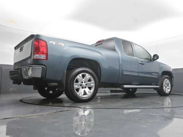 Used 2008 GMC Sierra 1500 SLT w/ SLT Preferred Package AWD/4WD image 47