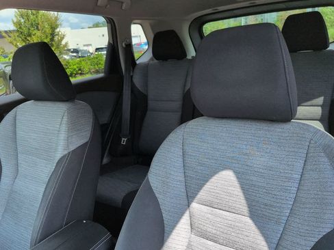 Used 2021 Nissan Rogue SV FWD image 8