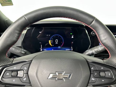 Used 2025 Chevrolet Trax RS w/ Driver Confidence Package FWD image 13