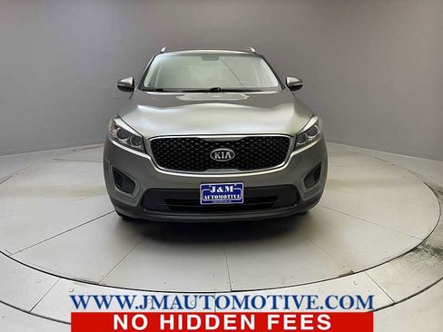 Used 2017 Kia Sorento AWD w/ LX Convenience Package image 8