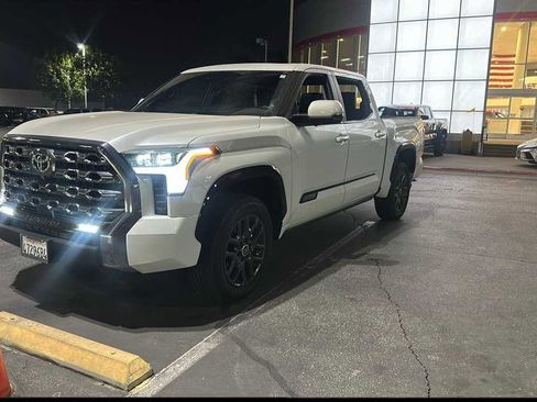 Used 2024 Toyota Tundra Platinum image 1