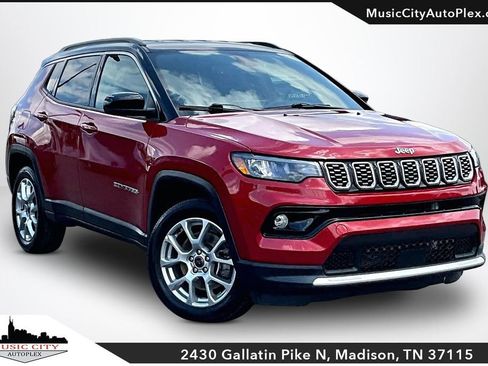 Used 2025 Jeep Compass Limited AWD/4WD image 1