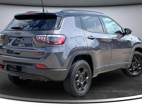 Used 2024 Jeep Compass Trailhawk w/ Trailhawk Convenience Group AWD/4WD image 6