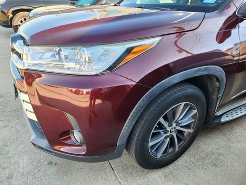 Used 2019 Toyota Highlander XLE image 5