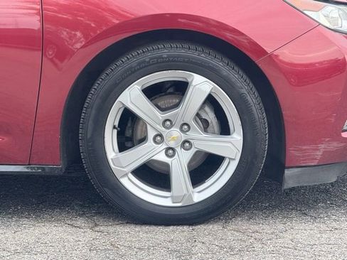 Used 2017 Chevrolet Volt LT FWD image 3