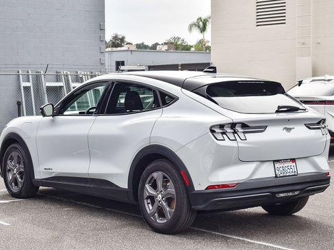 Used 2023 Ford Mustang Mach-E Select image 4