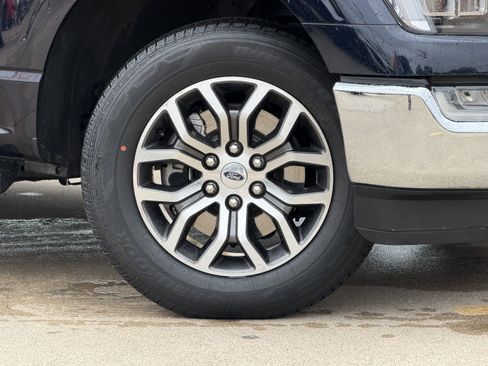 Certified 2022 Ford F150 Lariat RWD image 3