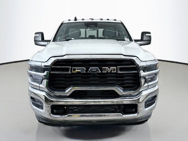 Used 2025 RAM 3500 Tradesman AWD/4WD image 2
