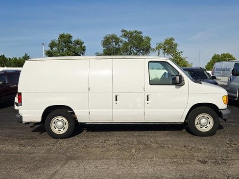 Used 2006 Ford E-150 and Econoline 150 RWD image 2