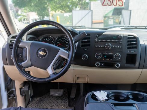 Used 2009 Chevrolet Silverado 2500 W/T AWD/4WD image 14
