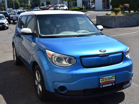 Used 2017 Kia Soul EV FWD image 3