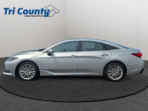 Certified 2022 Toyota Avalon Limited w/ Advanced Safety Package FWD image 4