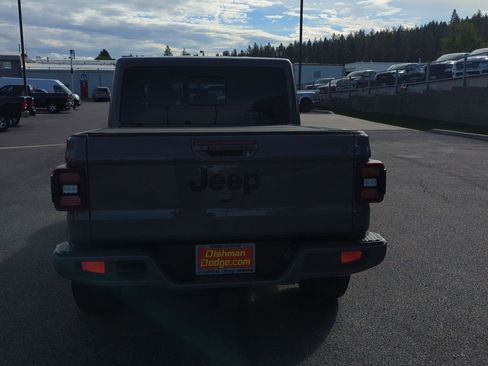 Used 2022 Jeep Gladiator Overland image 5