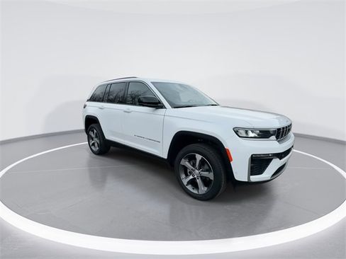 New 2026 Jeep Grand Cherokee Limited w/ Luxury Tech Group II image 2