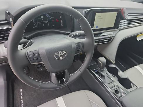 Used 2026 Toyota Camry SE w/ Convenience Package FWD image 16