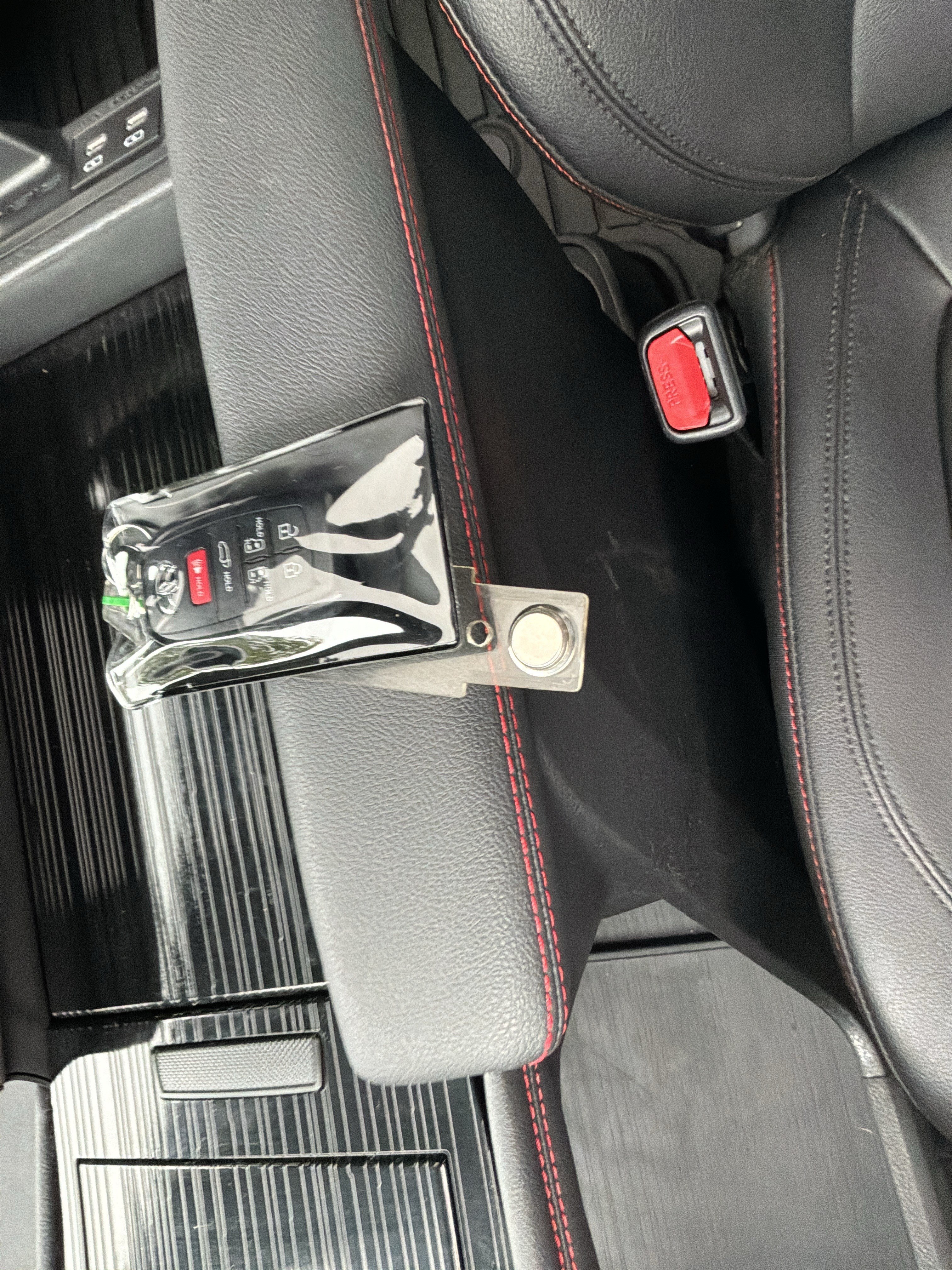 Used 2026 Toyota Sienna XSE FWD image 37