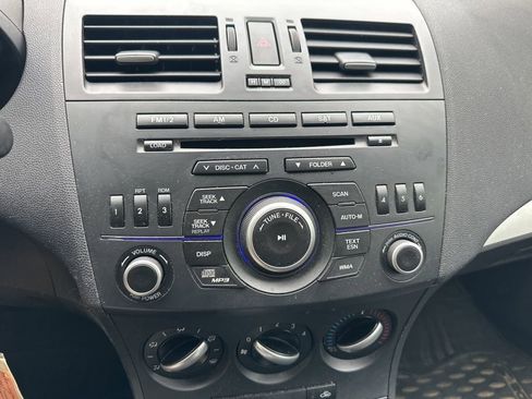 Used 2012 MAZDA MAZDA3 i Grand Touring w/ Tech Pkg FWD image 10