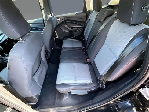 Used 2018 Ford Escape SE w/ Ford Safe & Smart Package AWD/4WD image 15