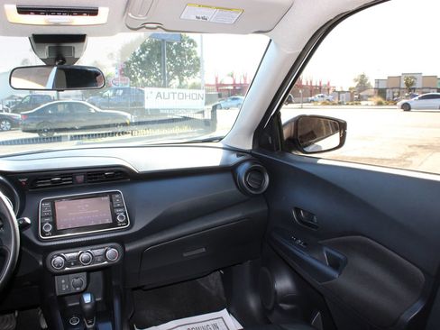 Used 2023 Nissan Kicks S FWD image 17