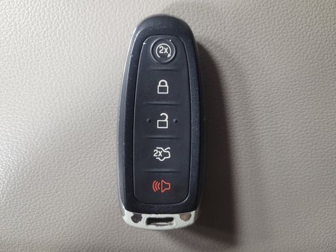 Used 2019 Ford Escape SE image 32