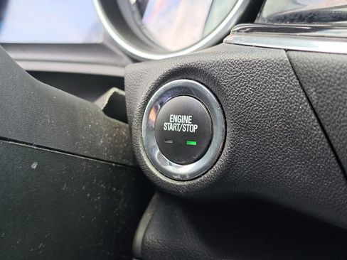 Used 2018 Buick Regal Essence w/ Driver Confidence Package #1 FWD image 32