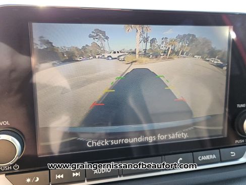 Used 2023 Nissan Rogue SV w/ SV Premium Package image 9