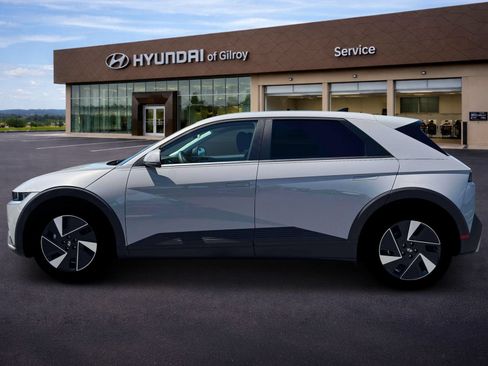 New 2026 Hyundai Ioniq 5 SE RWD image 3